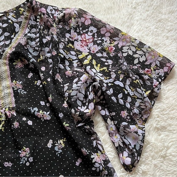 Valerie Stevens Polka Dot Floral Printed Bell Sleeve Blouse - Picture 7 of 11